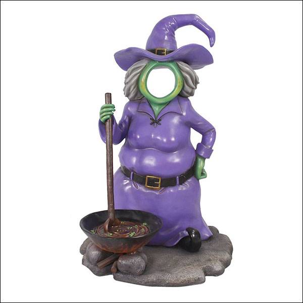 Tema Pod "Witch" Photo Op